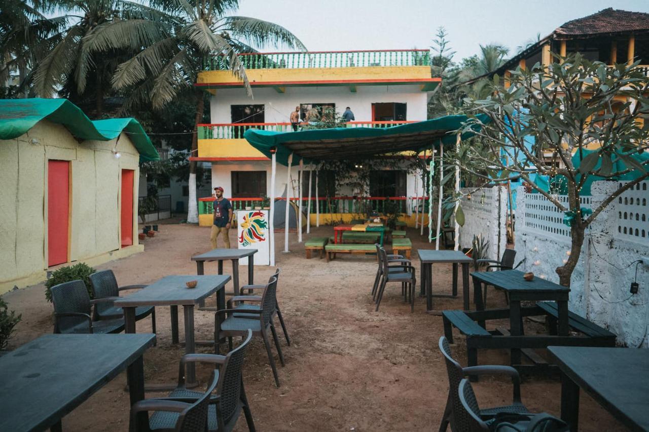 Rasta Mansion Beach Hostel And Rooms Арамболь Экстерьер фото