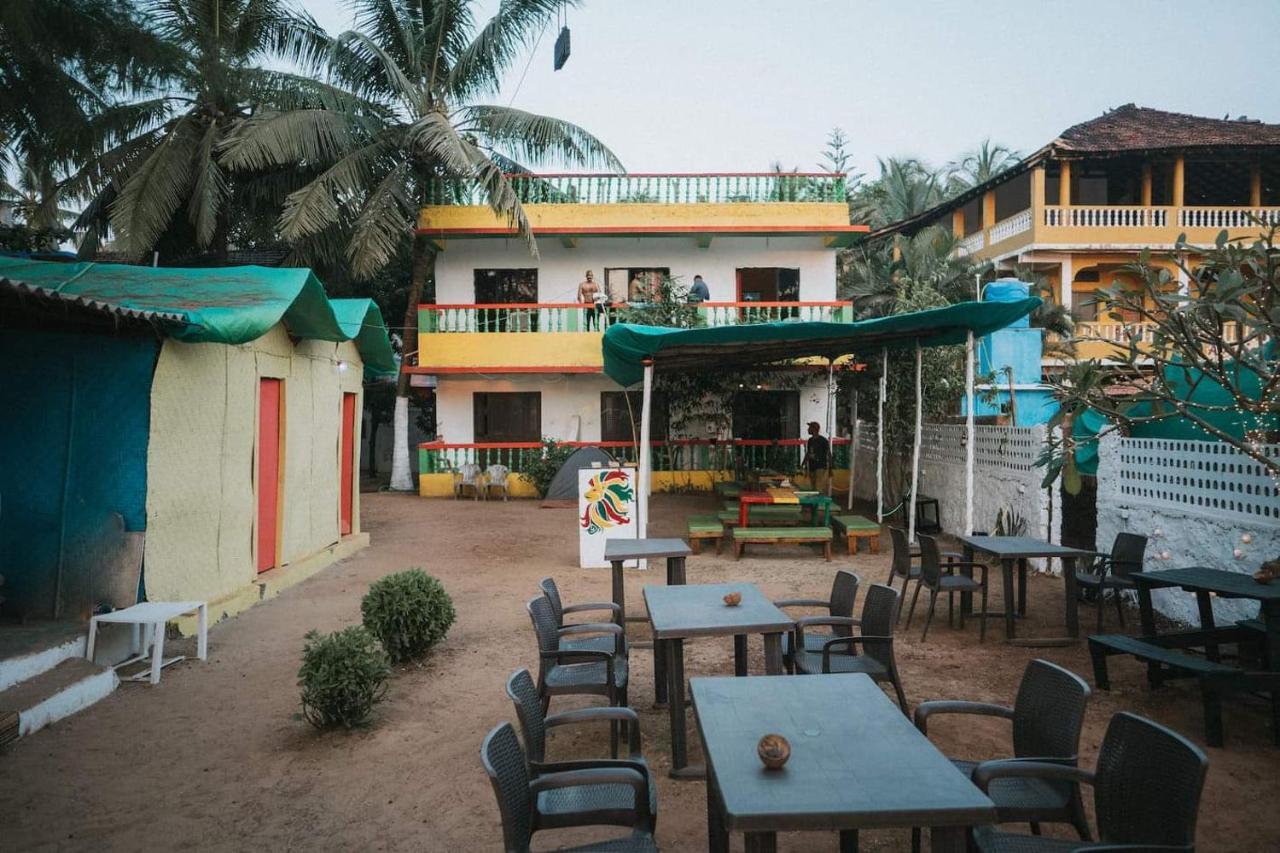 Rasta Mansion Beach Hostel And Rooms Арамболь Экстерьер фото